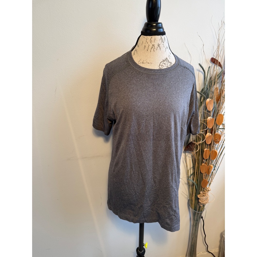 Lululemon Mens Metal Vent Tech Short Sleeve Shirt Heathered Grey Size L